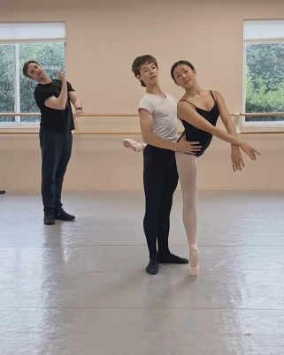 Rubén Martín with students